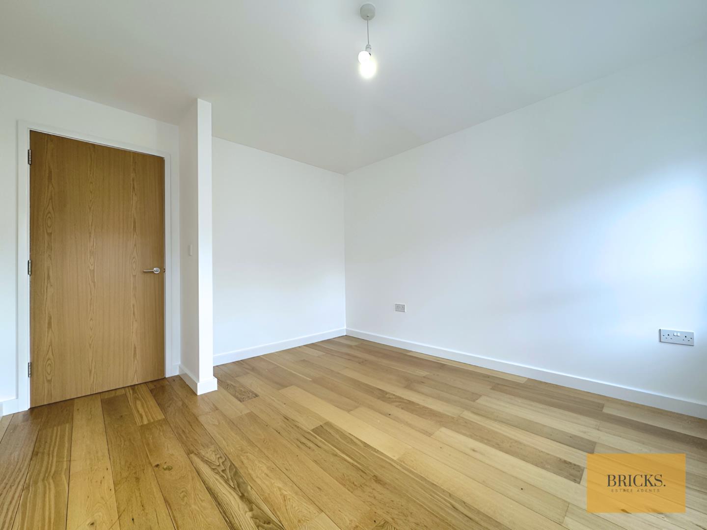 EavB8KLh00--umuf515kNQ